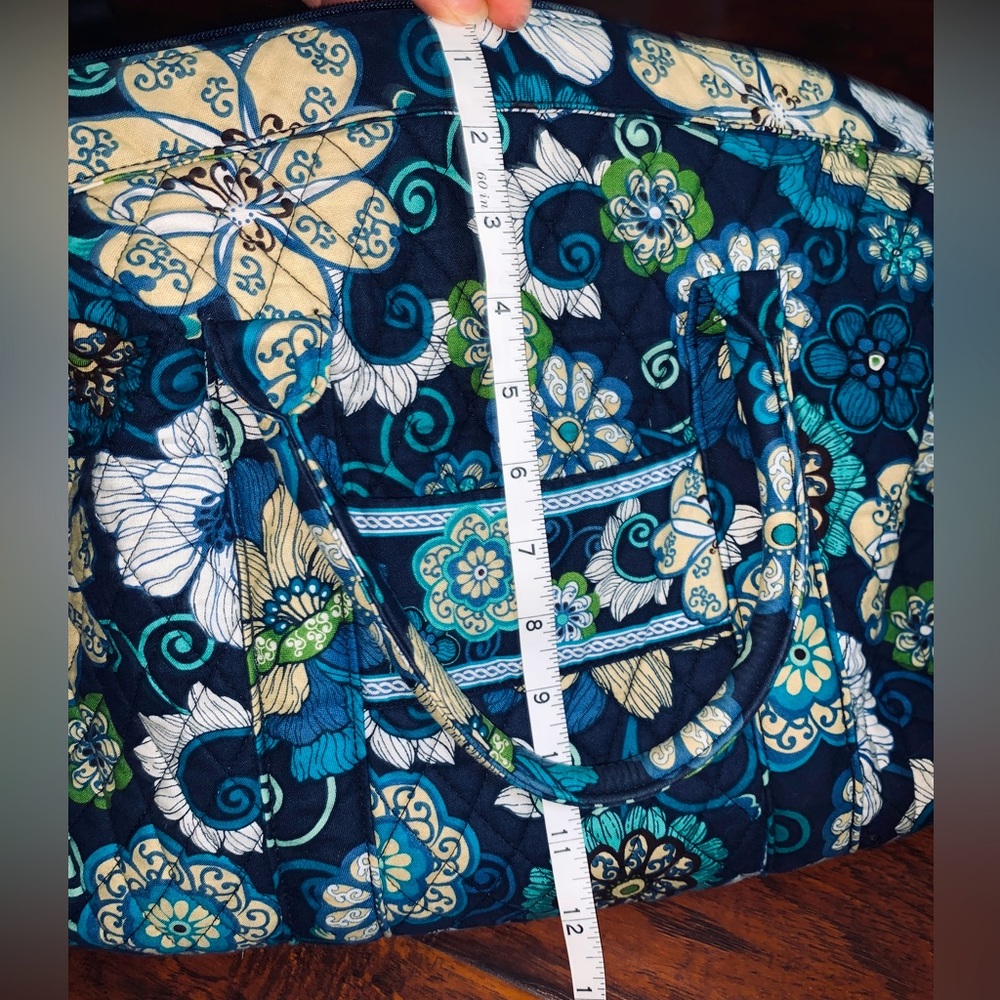 EUC Vera Bradley paisley overnight duffel bag